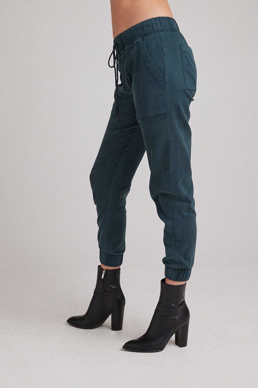 Bella Dahl Pocket Jogger - Jade Night Pants